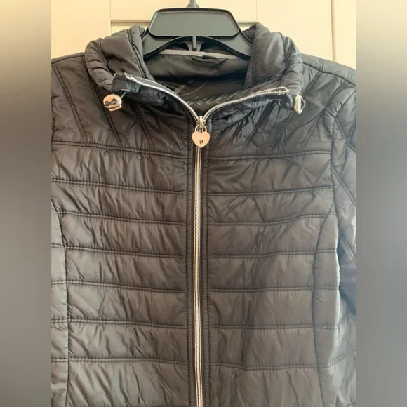 Women’s Guess black coat - Picture 3 of 9